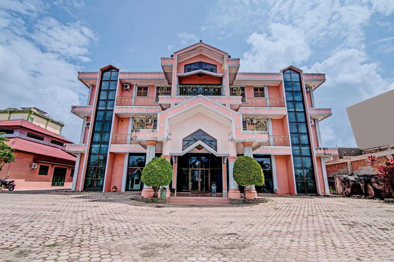 Oyo 92551 Netra Hotel Ujunbatu ภายนอก รูปภาพ