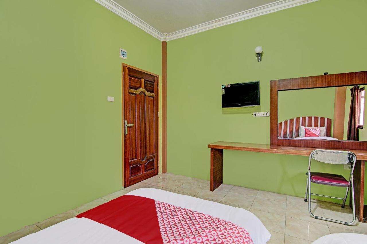 Oyo 92551 Netra Hotel Ujunbatu ภายนอก รูปภาพ