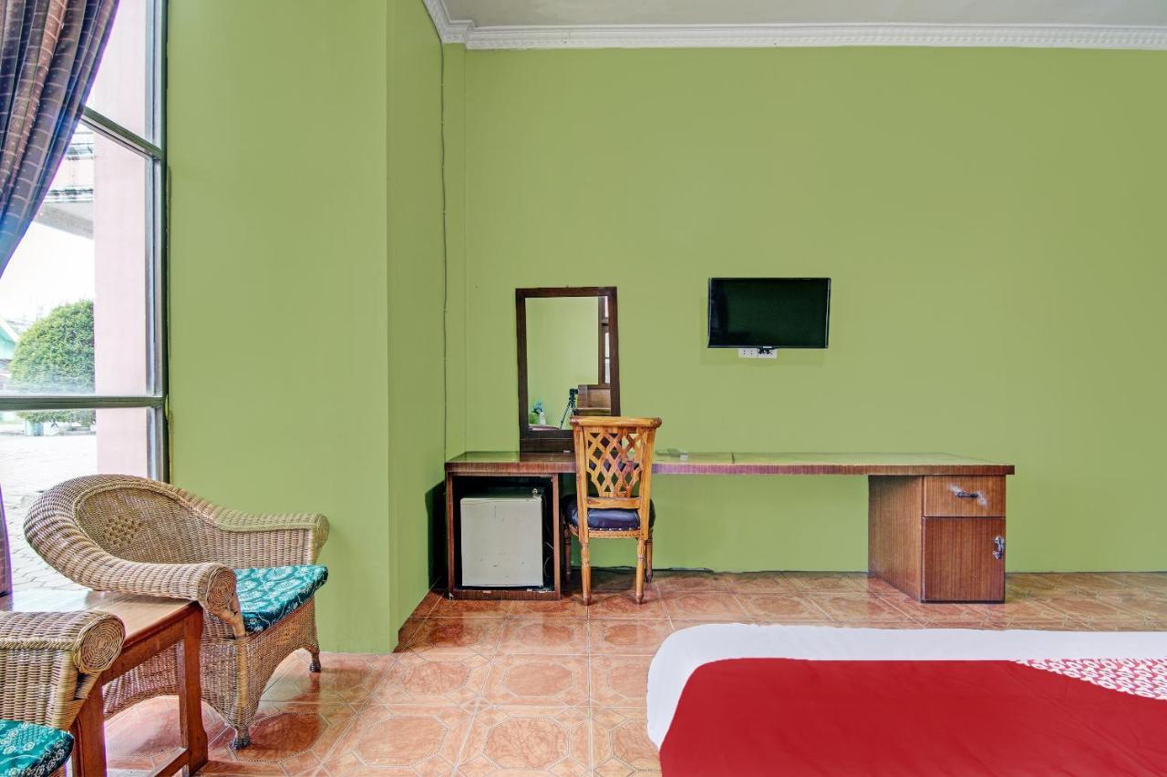 Oyo 92551 Netra Hotel Ujunbatu ภายนอก รูปภาพ