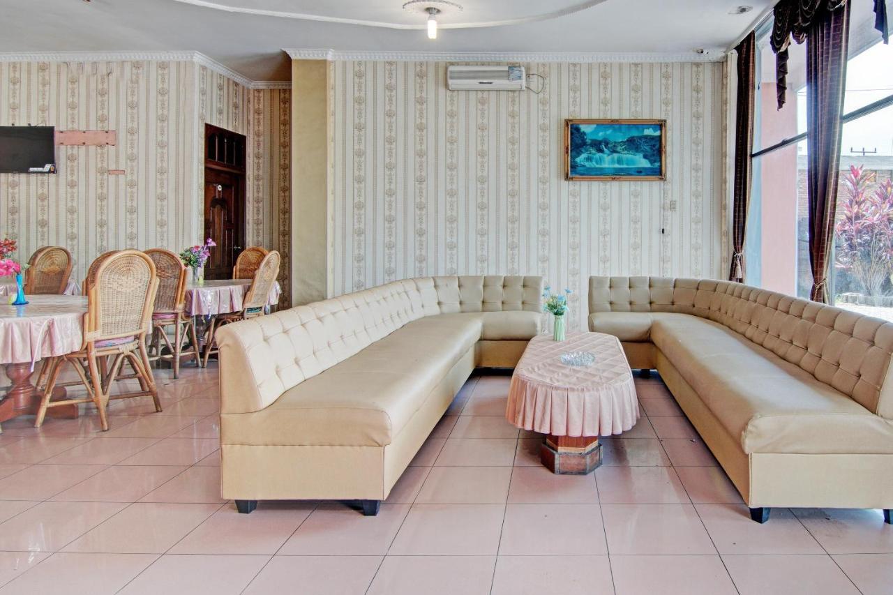 Oyo 92551 Netra Hotel Ujunbatu ภายนอก รูปภาพ