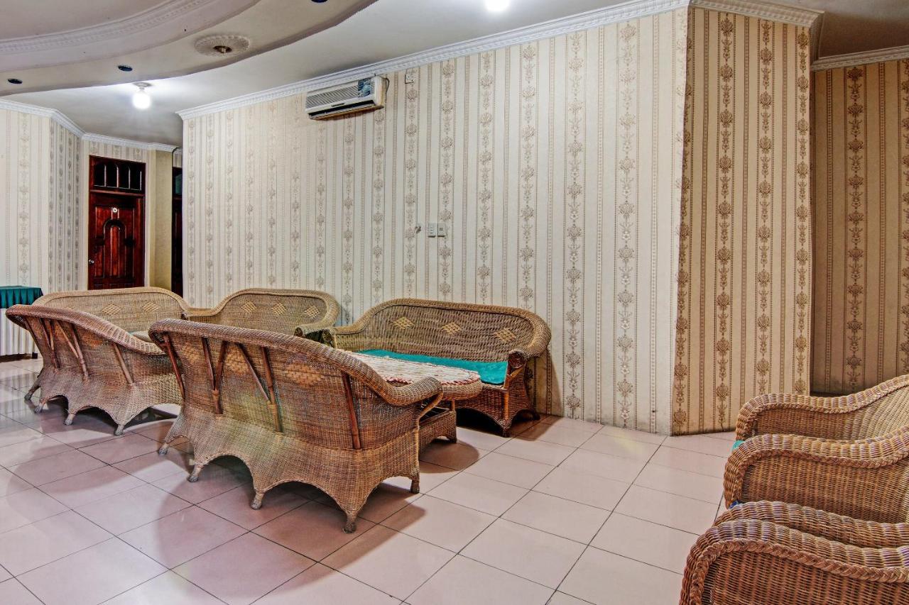 Oyo 92551 Netra Hotel Ujunbatu ภายนอก รูปภาพ
