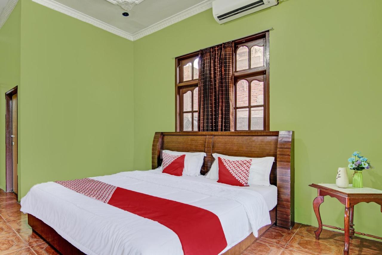 Oyo 92551 Netra Hotel Ujunbatu ภายนอก รูปภาพ