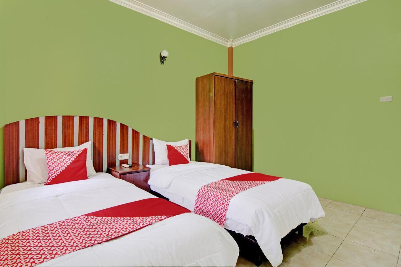Oyo 92551 Netra Hotel Ujunbatu ภายนอก รูปภาพ