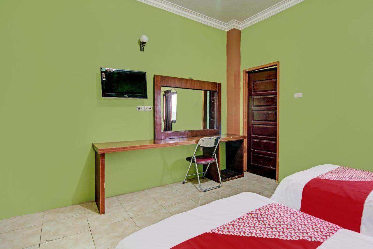 Oyo 92551 Netra Hotel Ujunbatu ภายนอก รูปภาพ