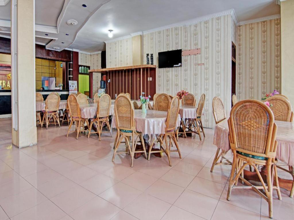 Oyo 92551 Netra Hotel Ujunbatu ภายนอก รูปภาพ